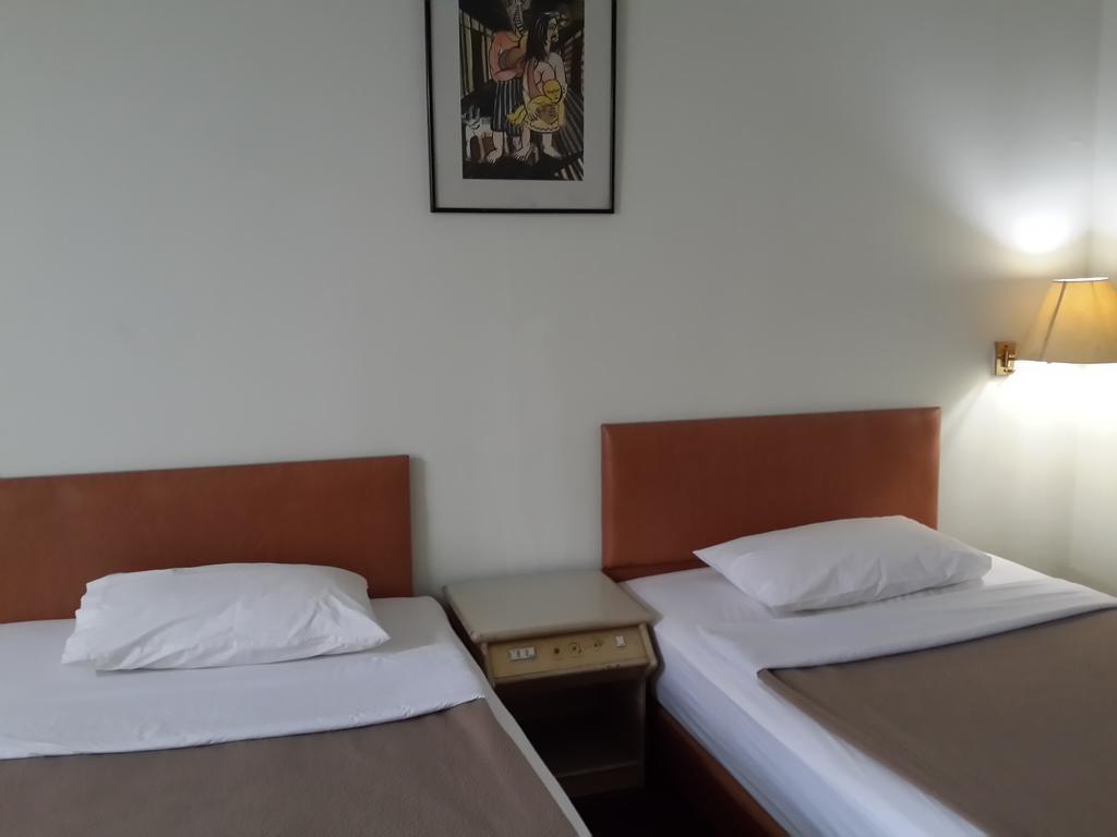 Reddoorz Plus Near Kebayoran Baru Blok S 자카르타 객실 사진